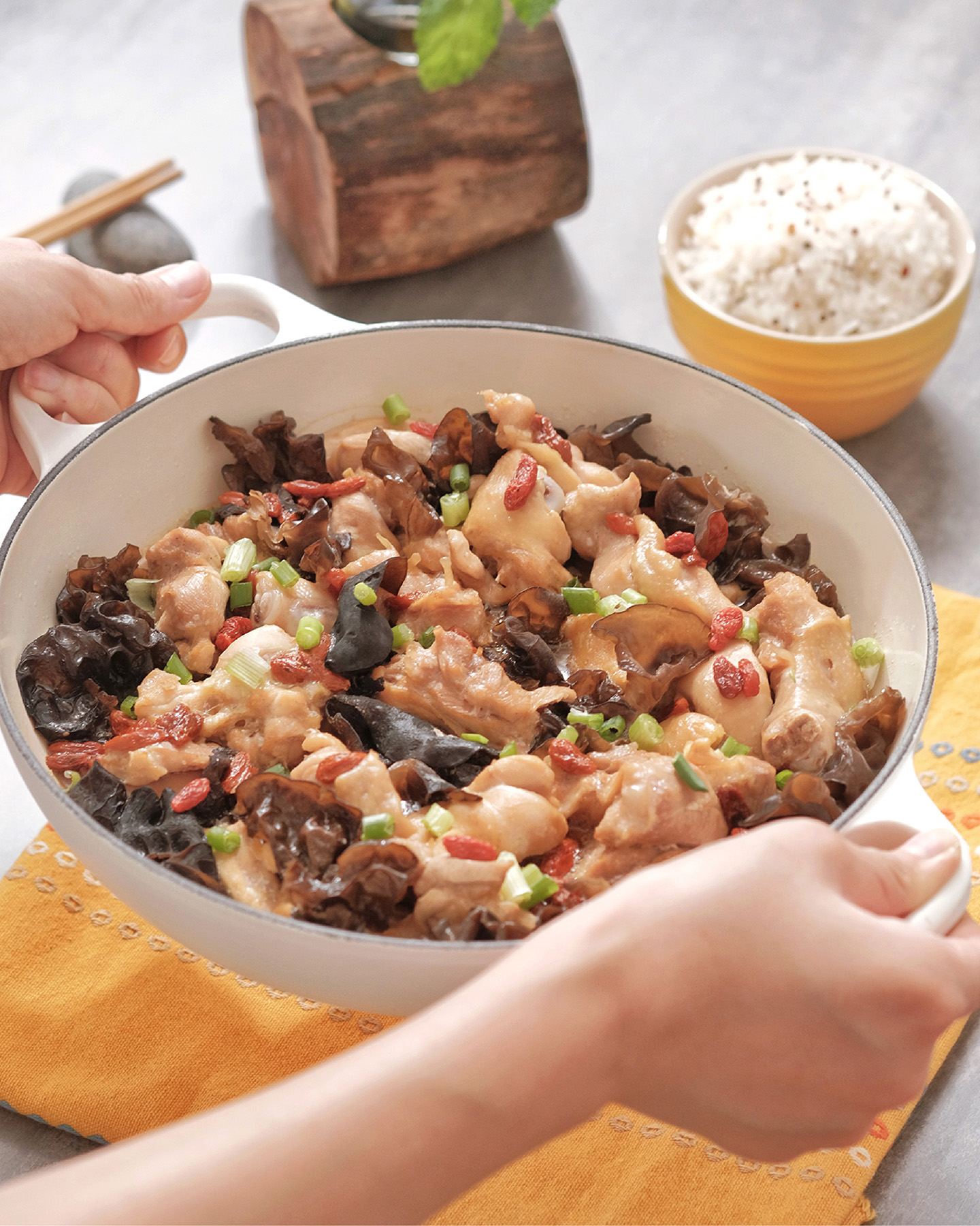 Steamed Chicken with Black Fungus 1